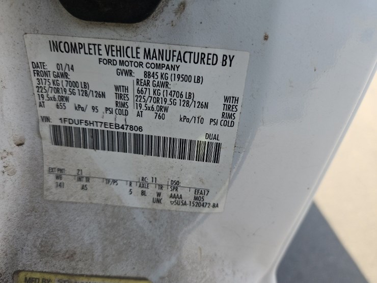 2014-ford-f550-xl-image-26