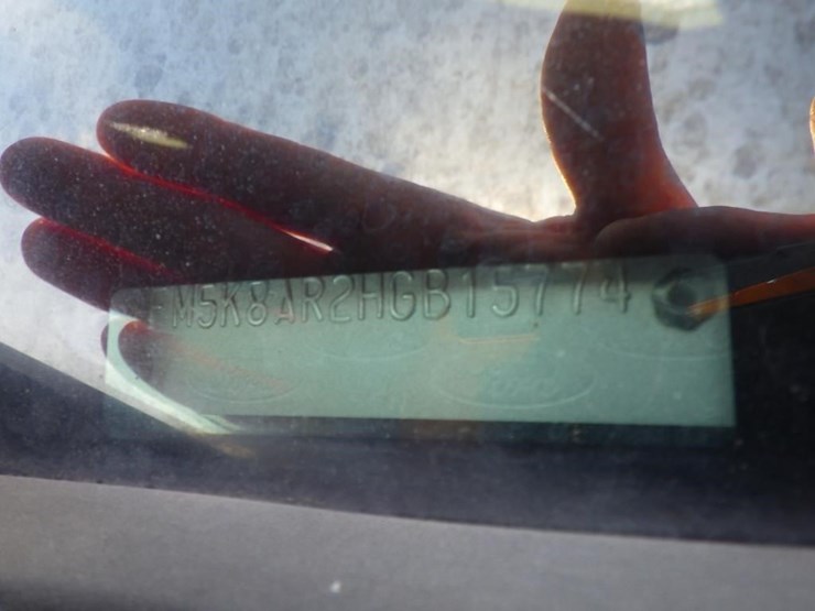 2017-ford-explorer-image-15