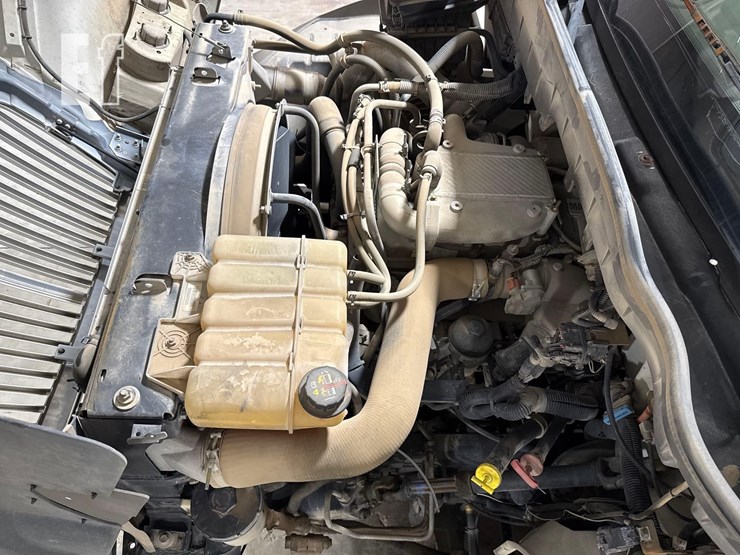 2014-international-durastar-4400-image-24