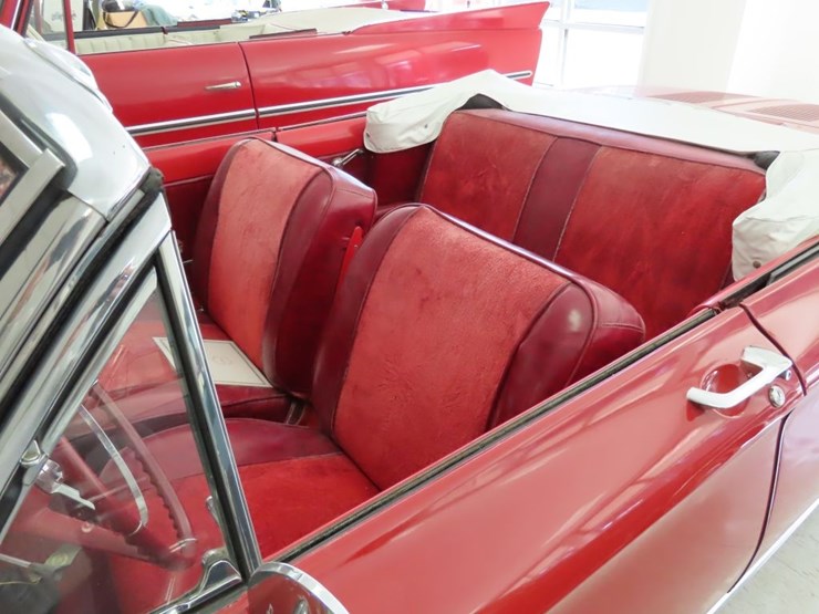 1963-chevrolet-corvair-monza-convertible-image-18