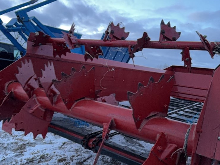 new-holland-195-image-39