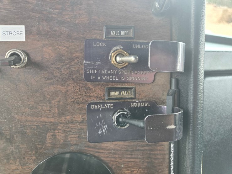 1991-peterbilt-357-image-70