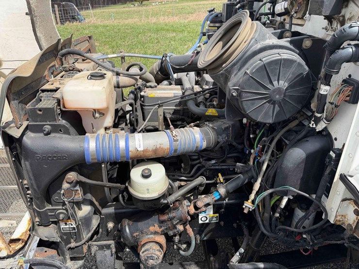 2019-peterbilt-337-image-25