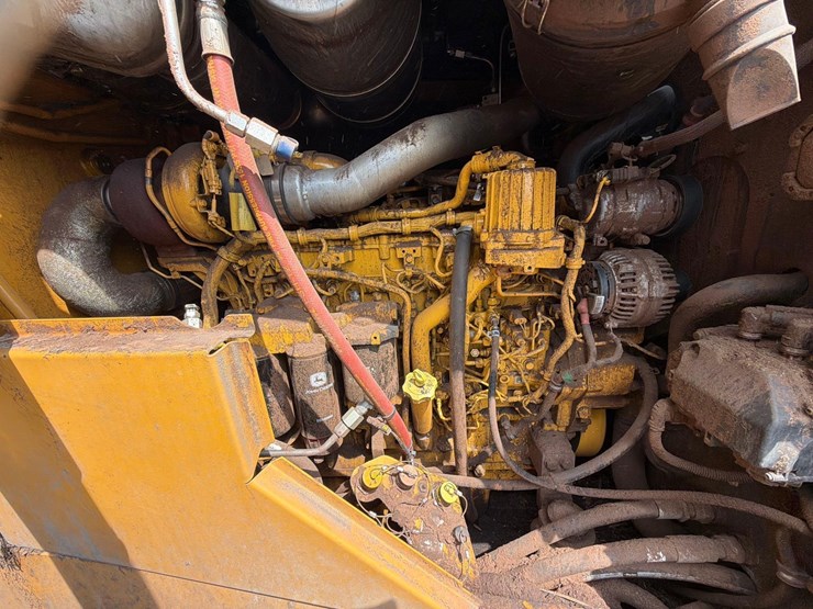 2022-deere-744l-image-9