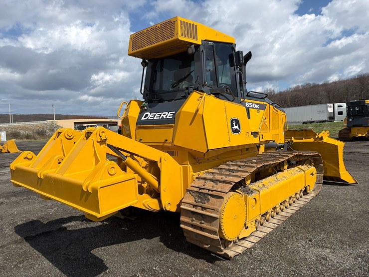 2019-deere-850k-lt-image-5