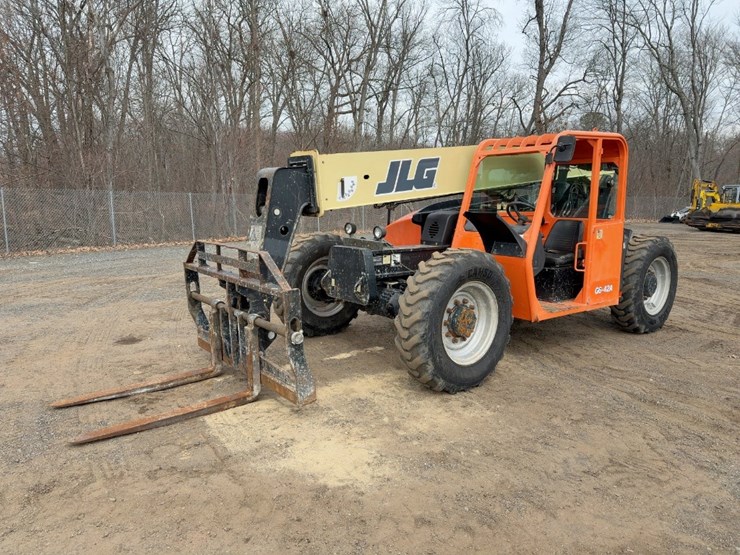 2015-jlg-g6-42a-image-1
