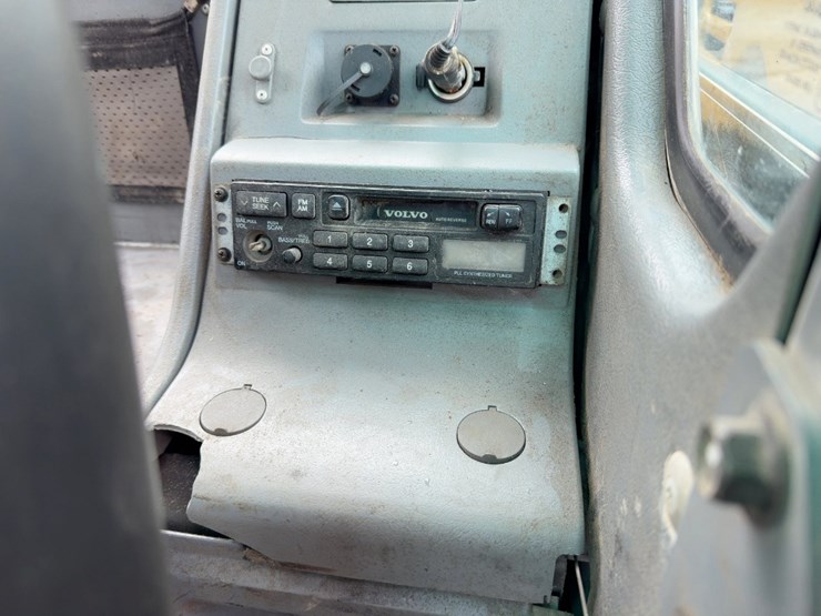 2006-volvo-ec140b-lc-image-41