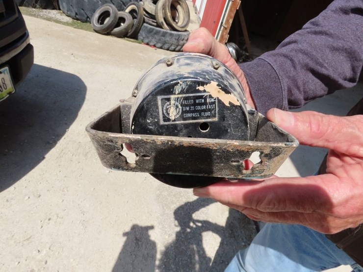 rare-original-corvette-dash-or-center-console-compass-image-3