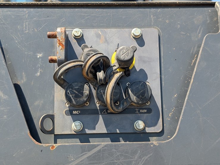 deere-650k-xlt-image-24