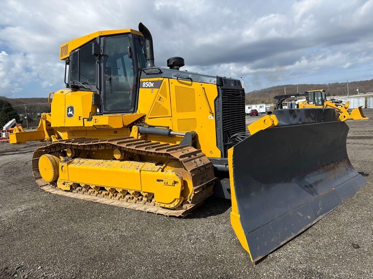 2019-deere-850k-lt-image-4