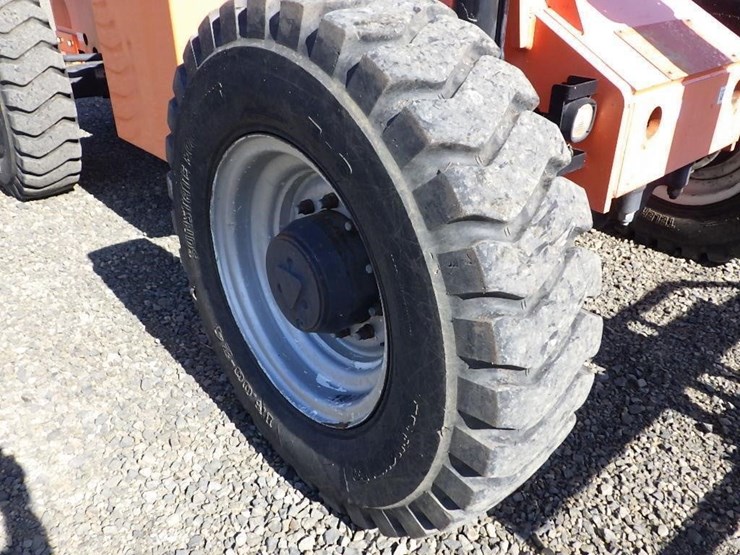 2014-jlg-6042-telescopic-reach-lift-image-28