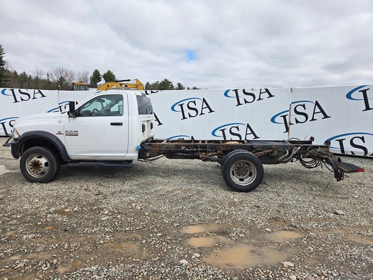 2017-massey-ferguson-8-image-2