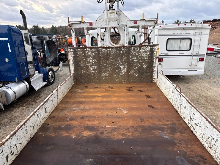 2010-massey-ferguson-8-image-76