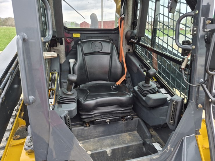 2019-deere-333g-image-15