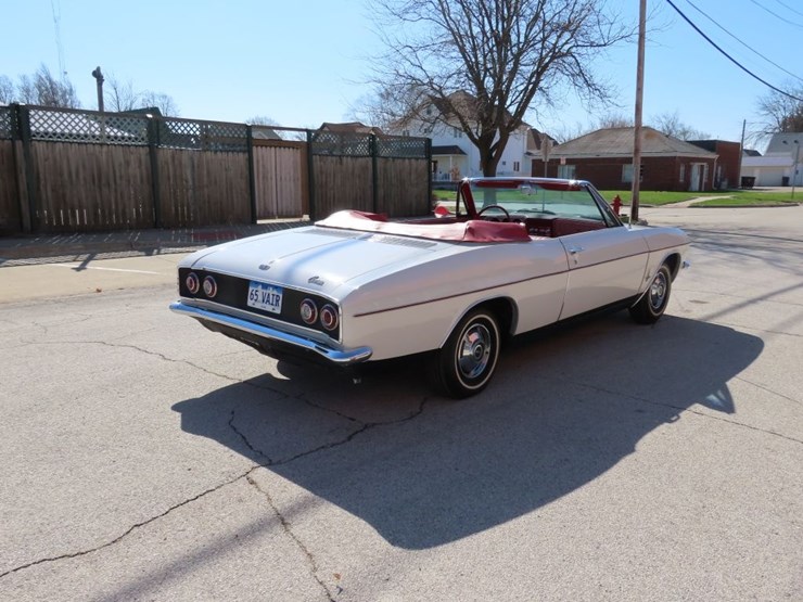 1965-chevrolet-corvair-monza-convertible-image-5