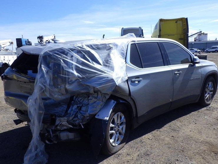 2023-chevrolet-traverse-image-3