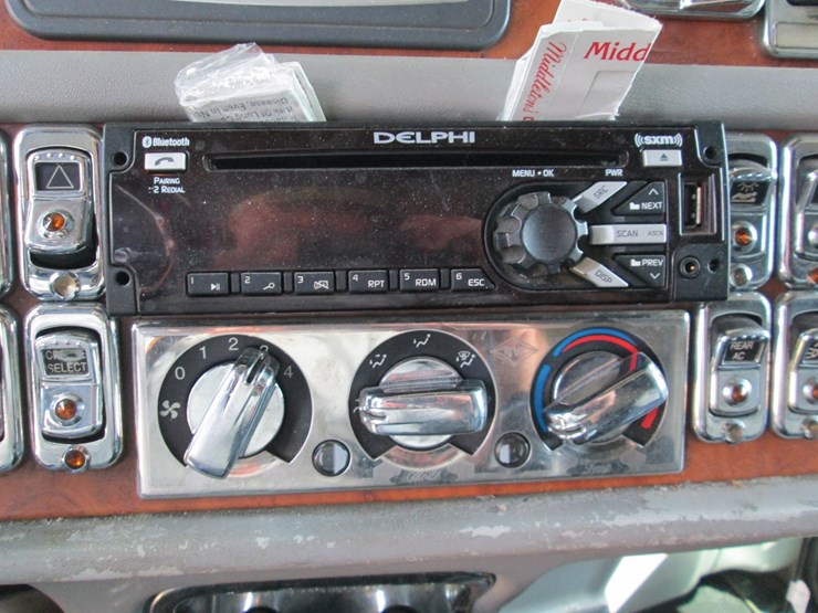 2008-peterbilt-389-image-51