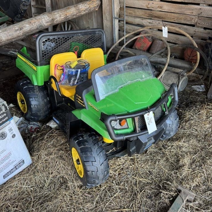 JOHN DEERE GATOR