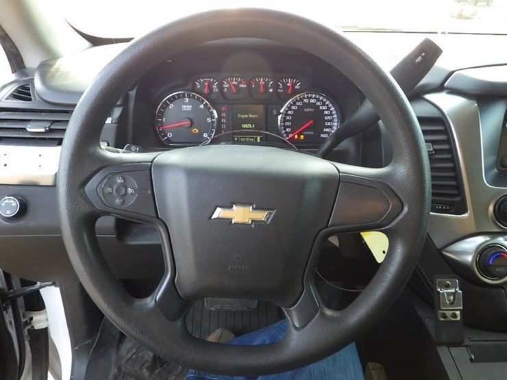 2017-chevrolet-tahoe-image-33