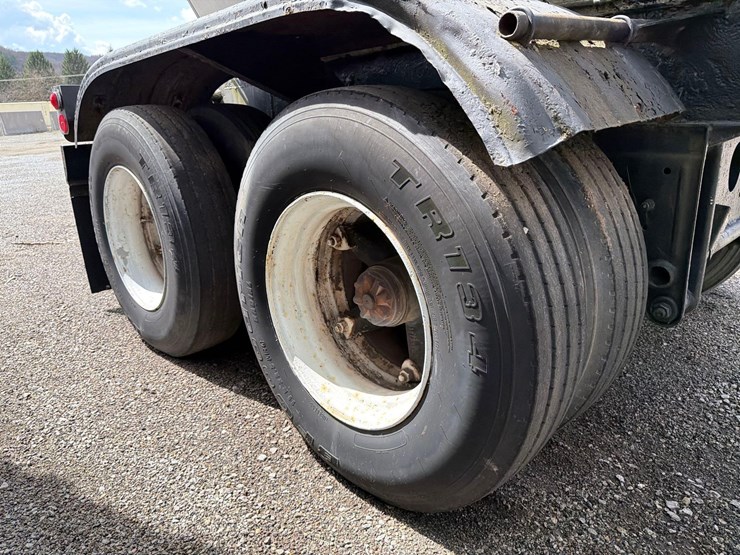 1989-fruehauf-tanker-image-9
