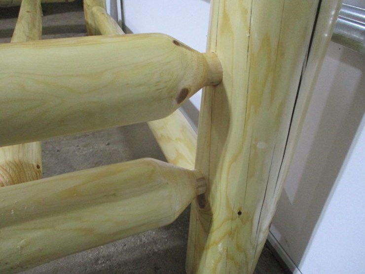 #7139-•-queen-sized-log-bed-image-4