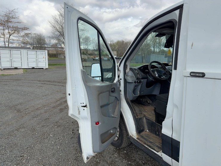 2019-utility-van-image-24