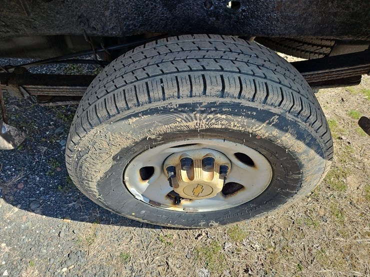 2005-chevrolet-2500hd-image-14