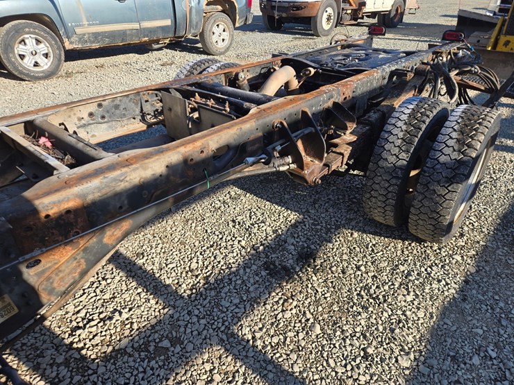 2017-massey-ferguson-8-image-25