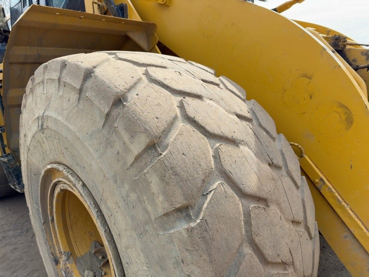 2010-caterpillar-966h-image-12