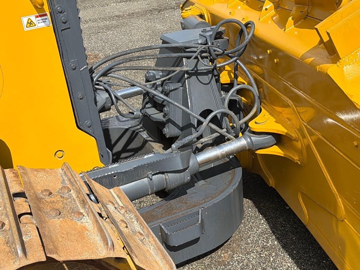 2019-deere-850k-lt-image-16