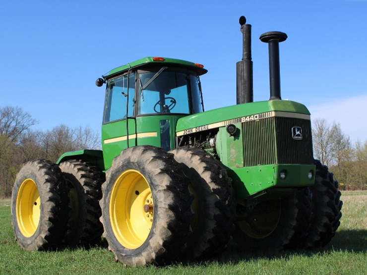 john-deere-8440-image-1
