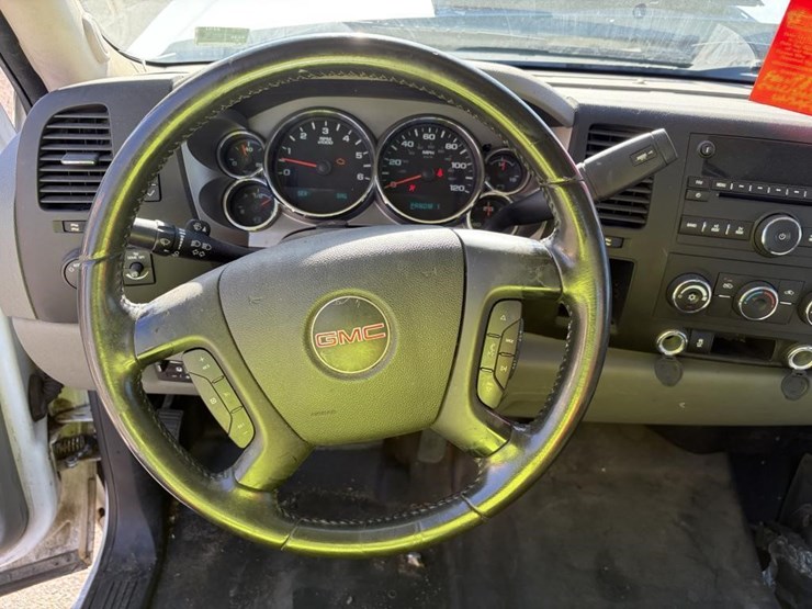 2012-gmc-sierra-2500-image-18