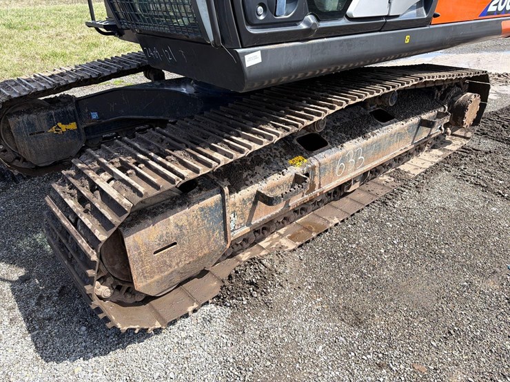 2020-hitachi-zx200-image-8