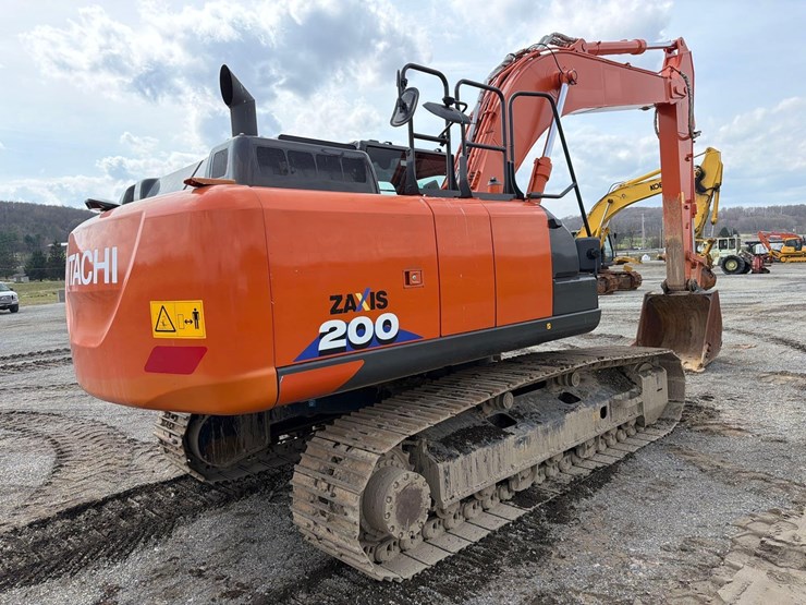 2020-hitachi-zx200-image-5