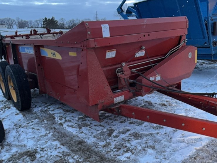 new-holland-195-image-4