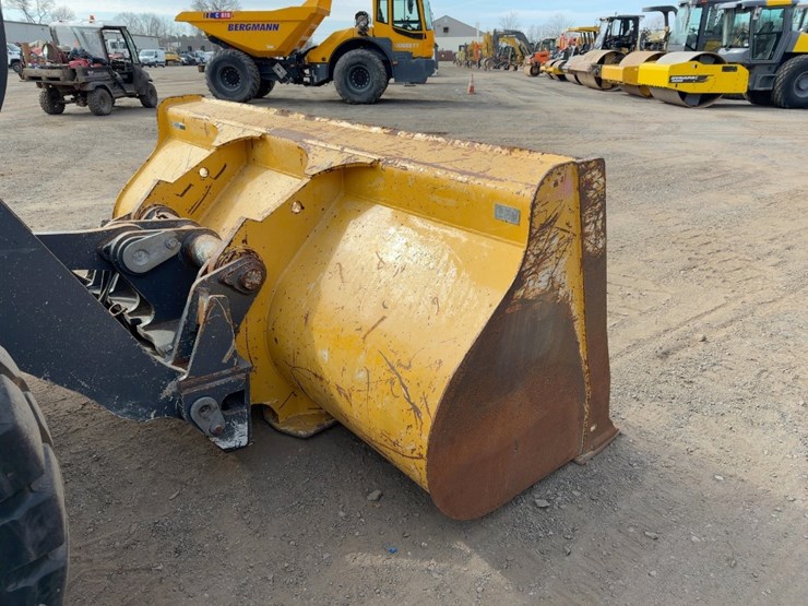 2018-deere-544k-image-11