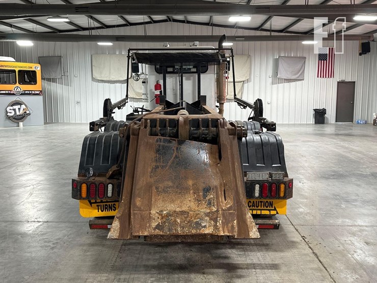 2017-peterbilt-367-image-8