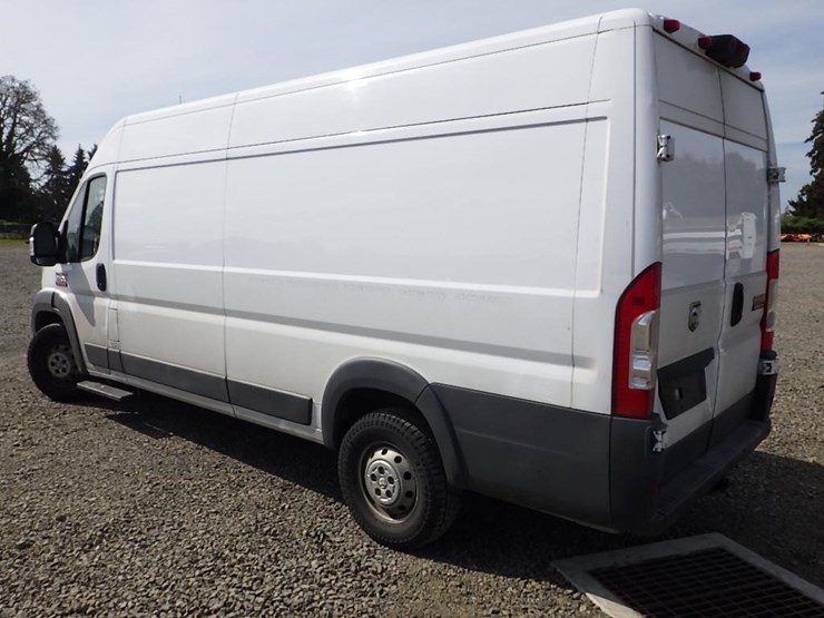 2018-dodge-3500-image-7