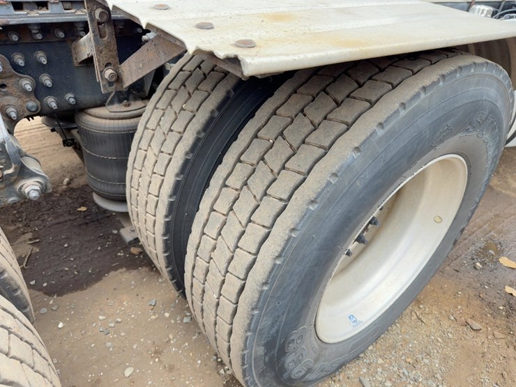 2018-mack-pinnacle-cxu613-image-16