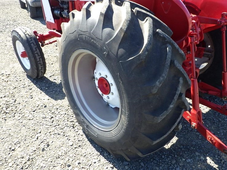 international-tractor-image-18