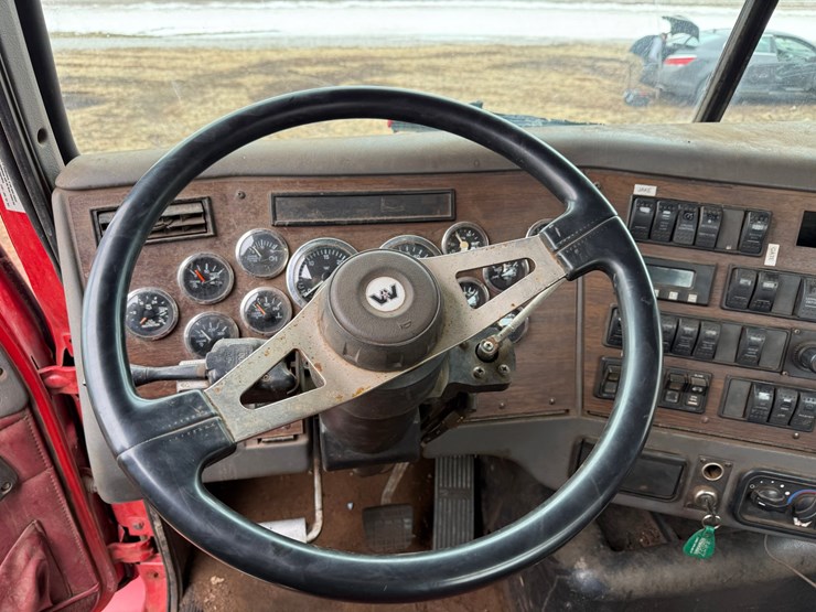 1999-western-star-5864ss-image-51