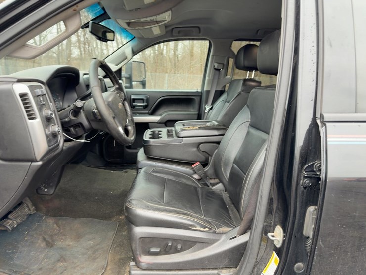 2016-chevrolet-silverado-2500hd-image-17