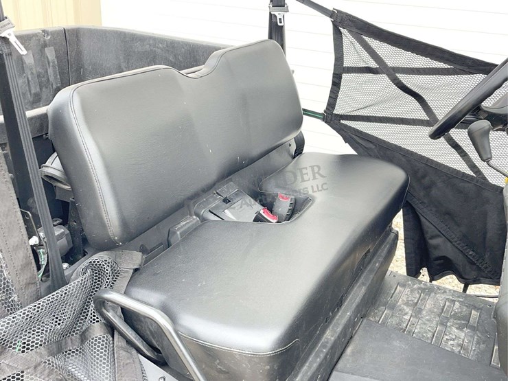 2022-john-deere-gator-image-12