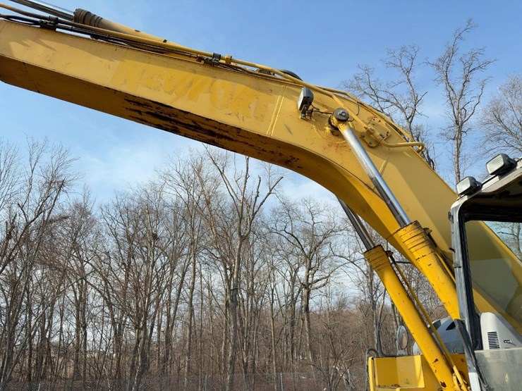 2009-komatsu-pc228us-lc-3e0-image-15