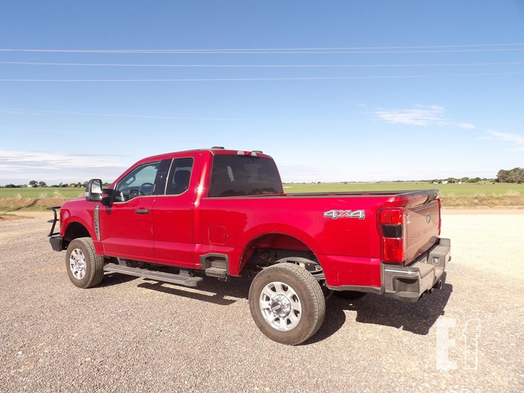 2023-ford-f250-image-3