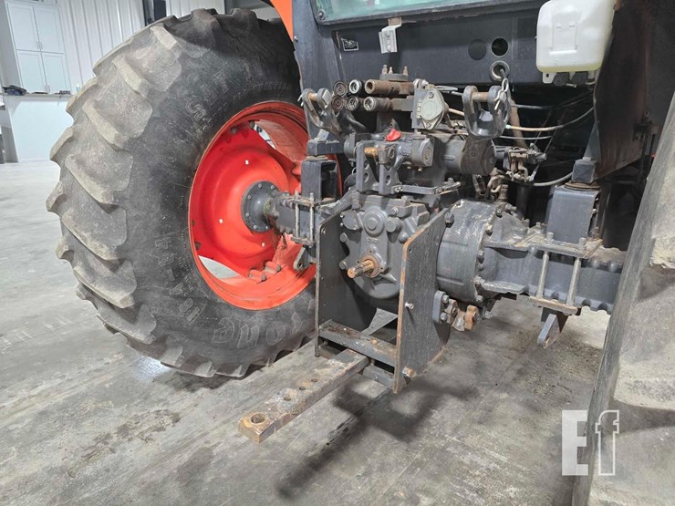 2012-kubota-m108s-image-9