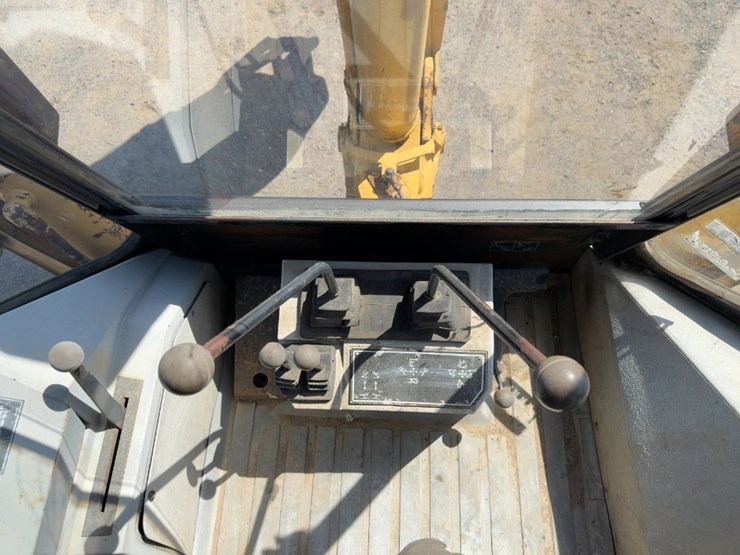 1996-caterpillar-426b-image-25