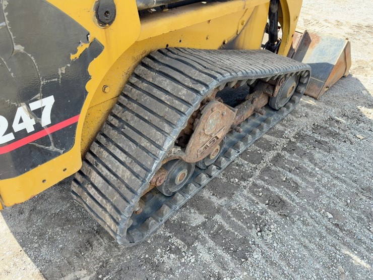 2002-caterpillar-247-image-13