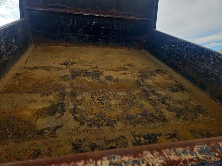 2014-ford-f550-xl-image-17