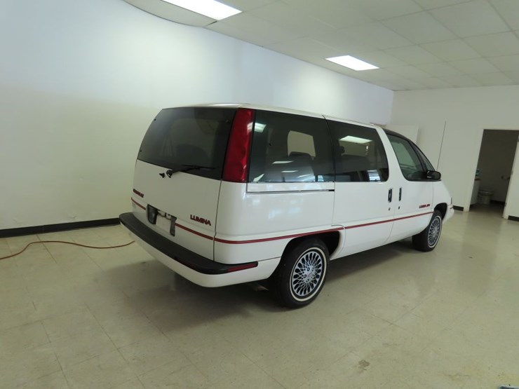 1990-chevrolet-lumina-apv-van-image-5